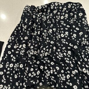 SO Black and White Floral skirt